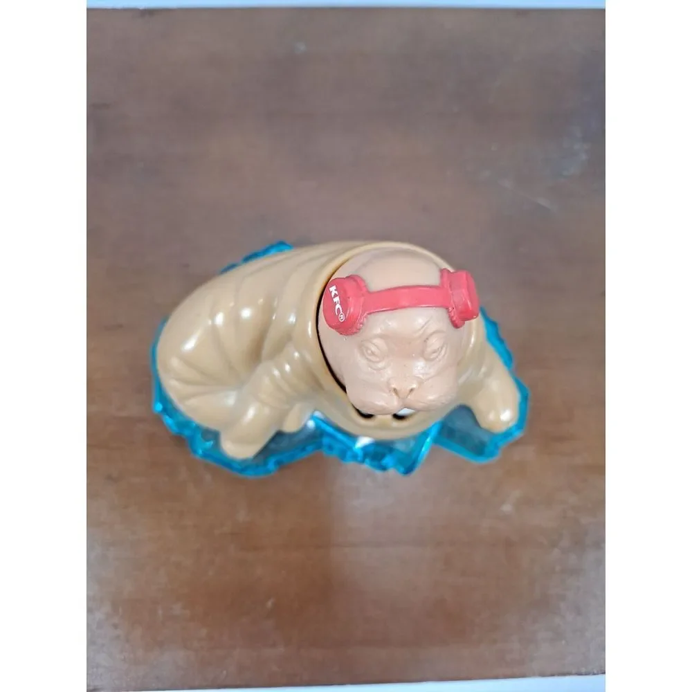 Rare Vintage‎ 1998 KFC Applause Winter Wonder Pals Toy Walrus #2